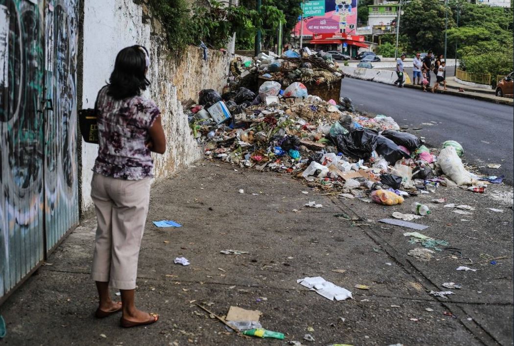 Basura Acapulco: Vecinos tiran desechos frente al antiguo ayuntamiento