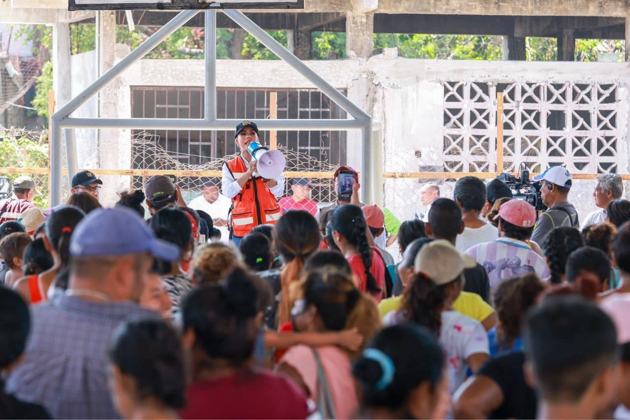 Evelyn Salgado visita zonas rurales de Acapulco