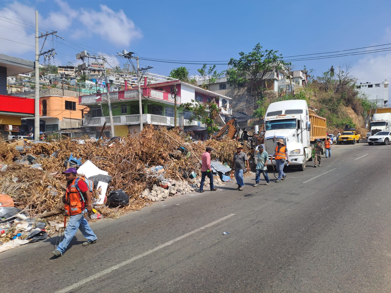 Basura Acapulco: Limpian carretera México-Acapulco