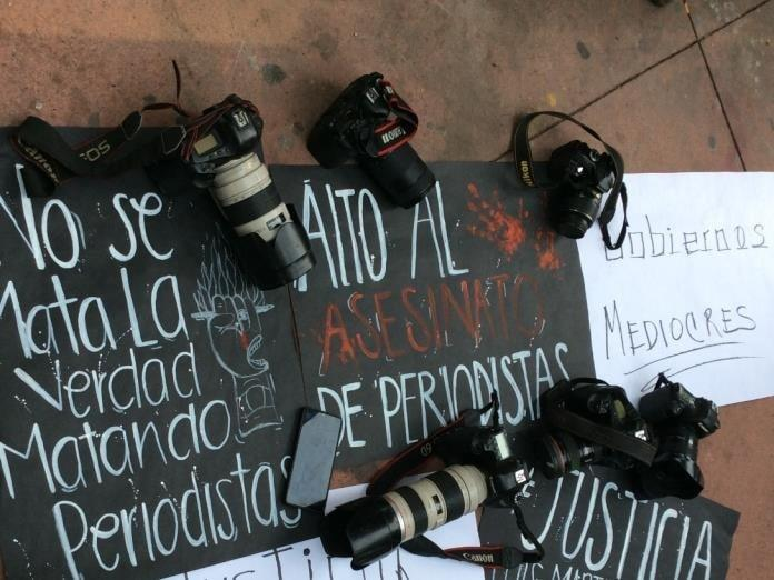 Privan de la libertad a 2 periodistas y sus familias en Taxco