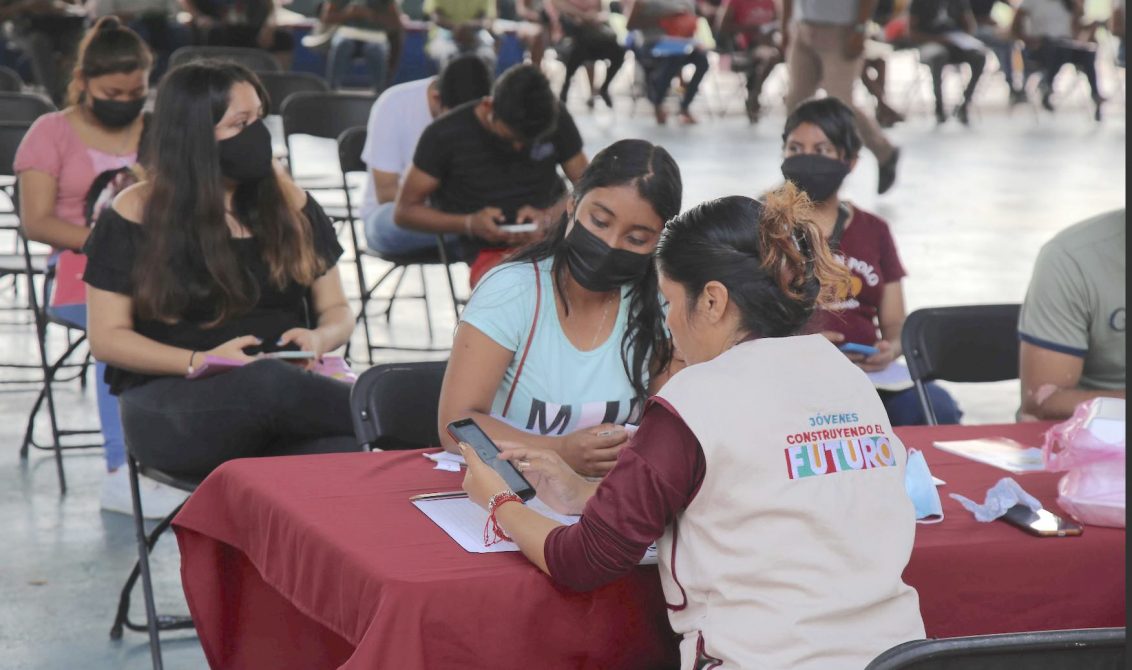 Dan mil millones de pesos para “Jóvenes Construyendo el Futuro” en Guerrero