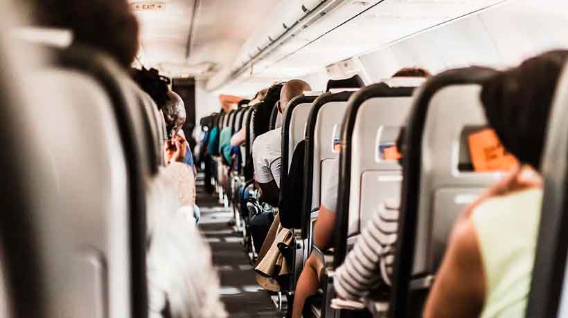 Aerolínea ofrece zona “SIN NIÑOS” para viajar más tranquilo