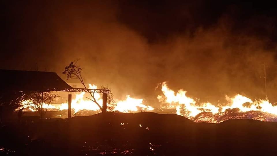 Se incendia aserradero de la periferia de Tecpan