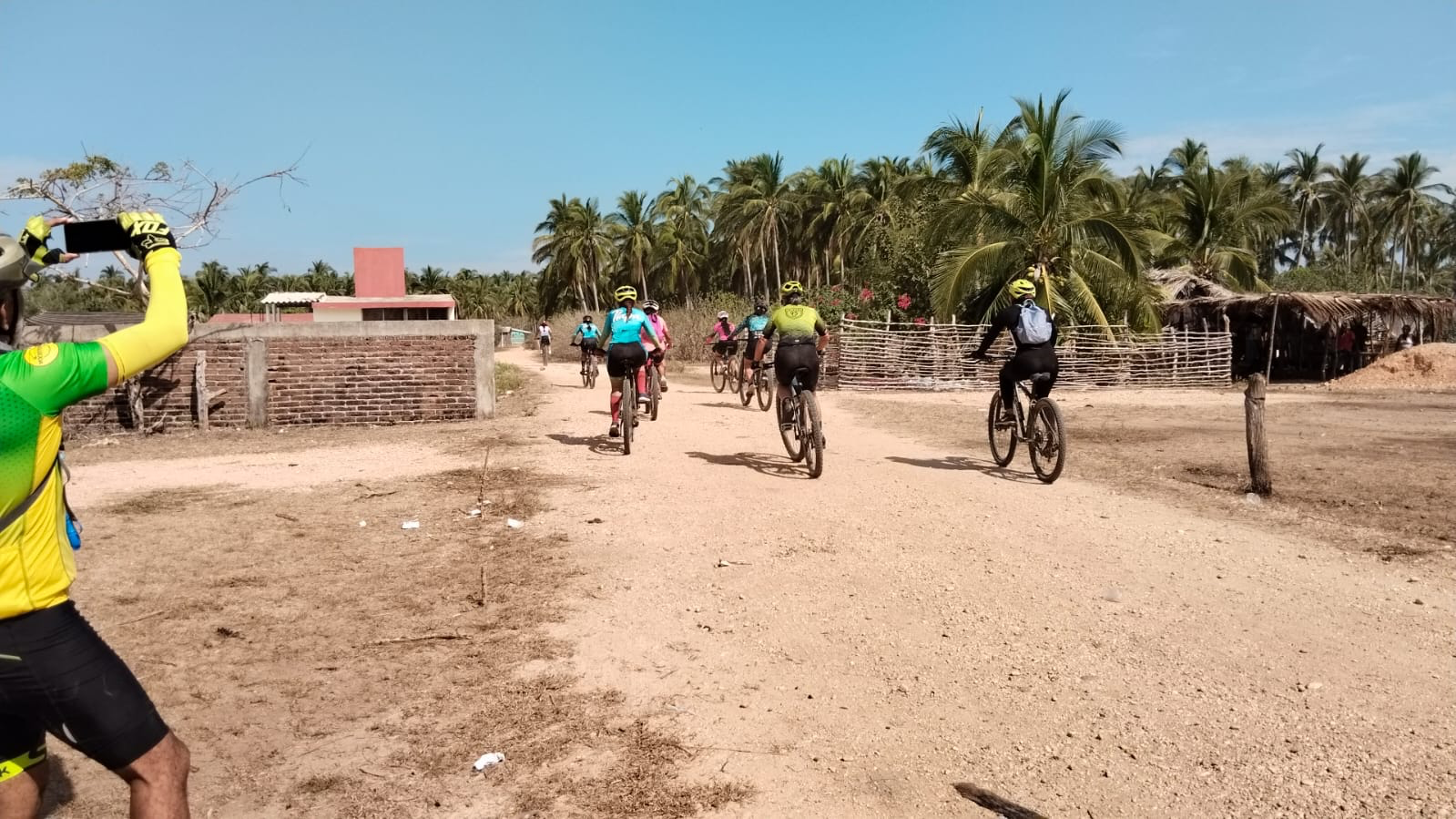 Realizan con éxito la Rodada ciclista “Acapulco está de pie”