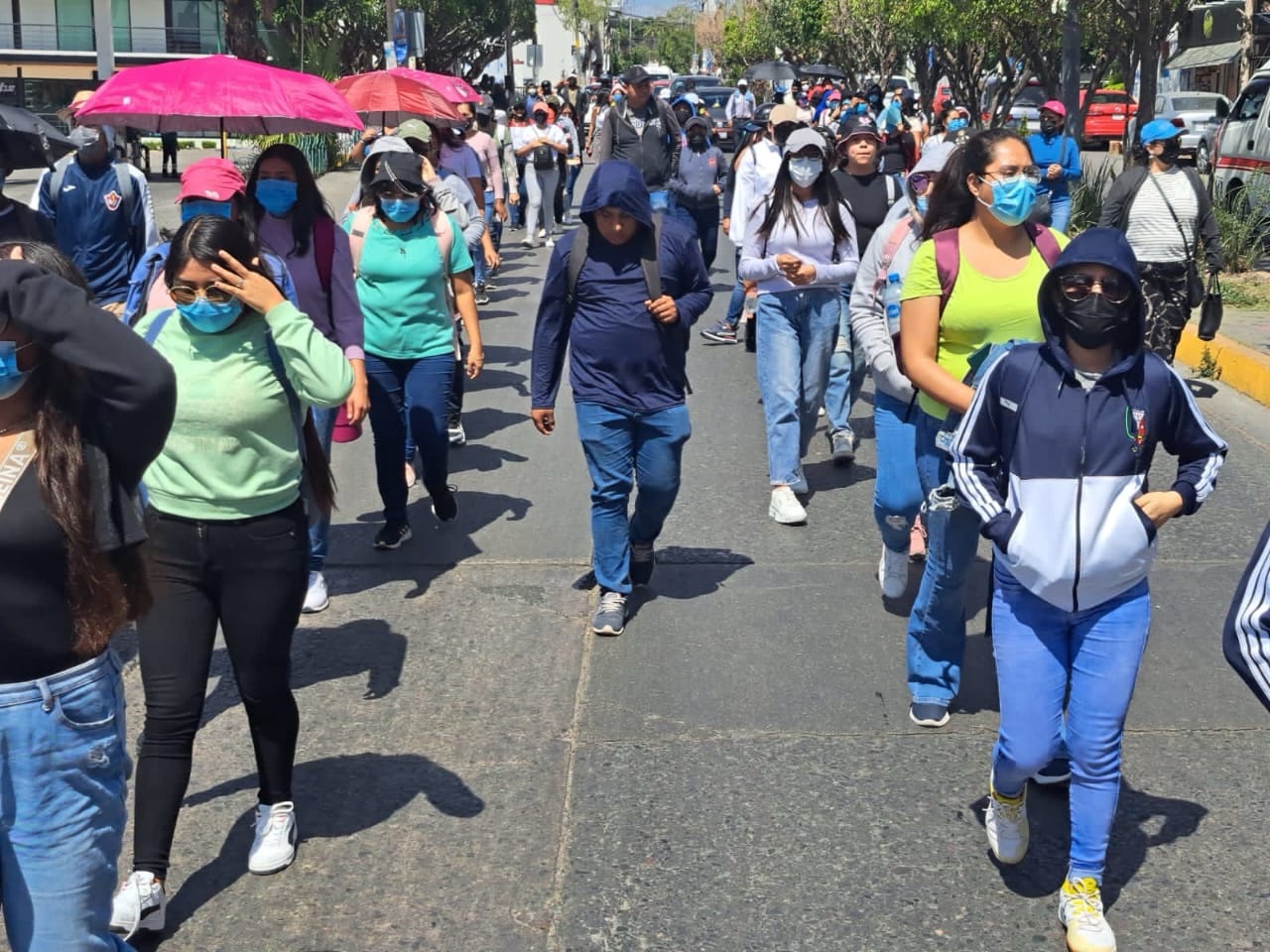 Protestan egresados normalistas en Chilpancingo, exigen plazas