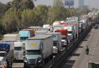 Suspenden paro nacional de transportistas