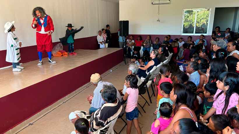 Lleva Gobierno Municipal actividades del XVII Festival Internacional La Nao Acapulco al Centro Cultural Veladero