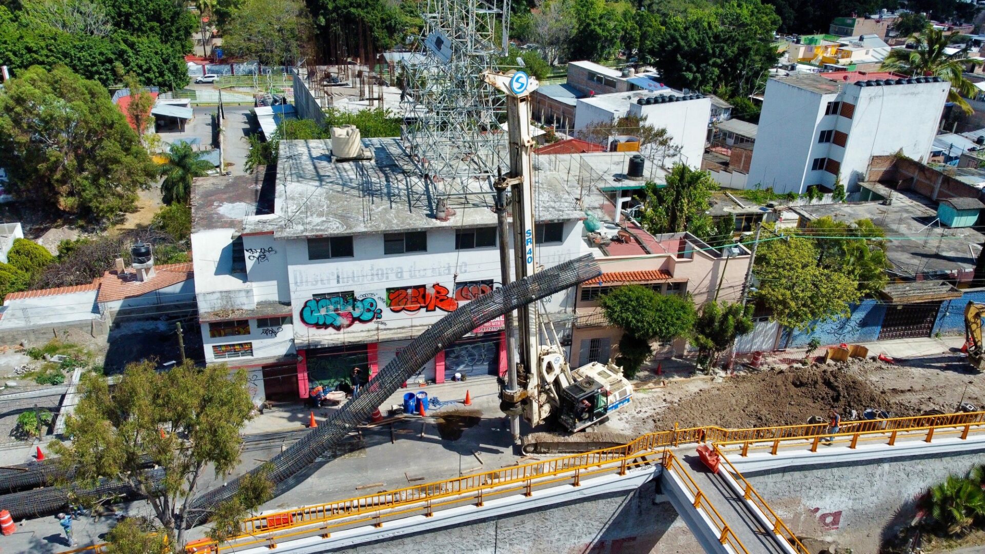 Avanza en Chilpancingo construcción del puente vehicular en la colonia Obrera