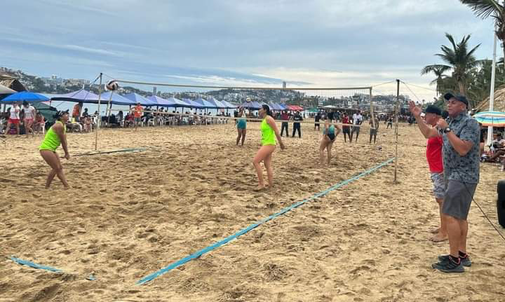 Realizan Copa “Alfonso Jackson Masters Voleibol de Playa” en Acapulco