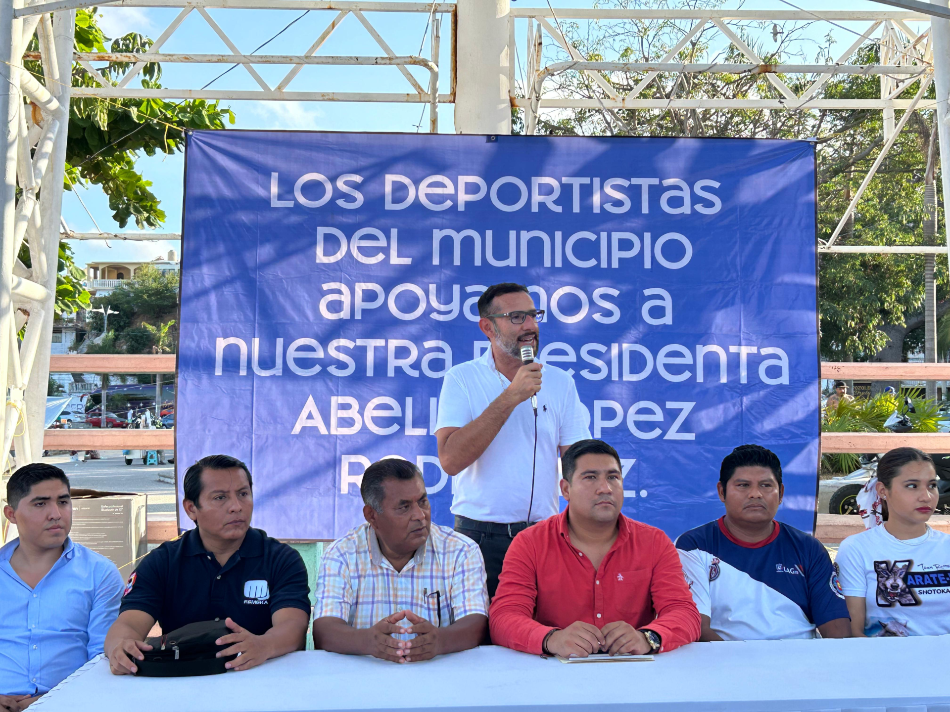 Deportistas acapulqueños apoyan reelección de Abelina López