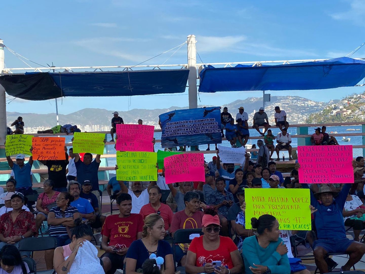 Buzos y pescadores respaldan reelección de Abelina López en Acapulco
