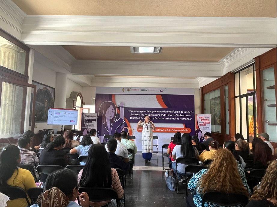Capacitan con perspectiva de género a oficiales del Registro Civil en Guerrero