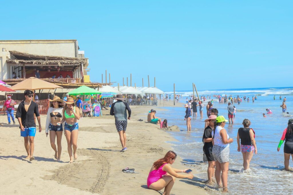 Restauranteros reciben a turistas durante este periodo de Semana Santa