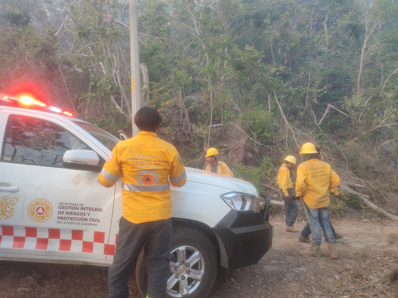Hay tres incendios forestales activos en Acapulco; PC Guerrero intensifica labores de sofocación