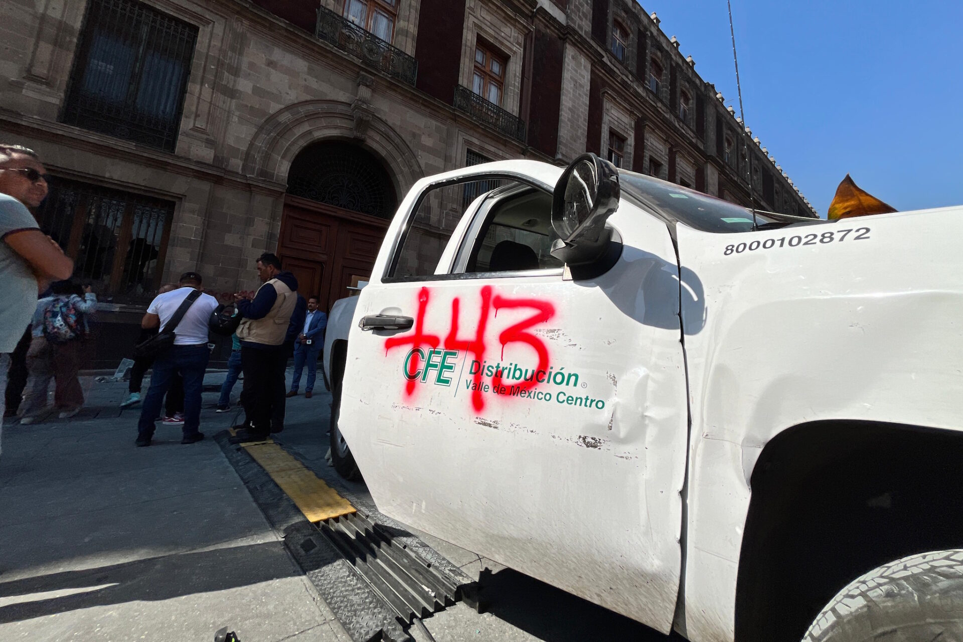 Cierre definitivo de la Normal de Ayotzinapa, piden ciudadanos en redes sociales