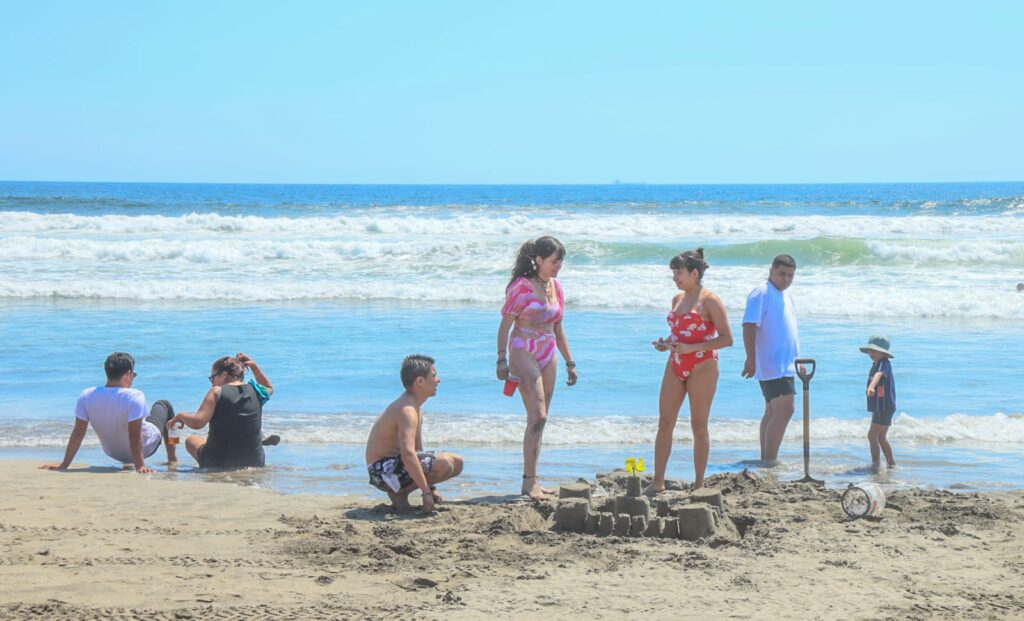 Turistas nacionales mantienen a Acapulco como su destino turístico preferido