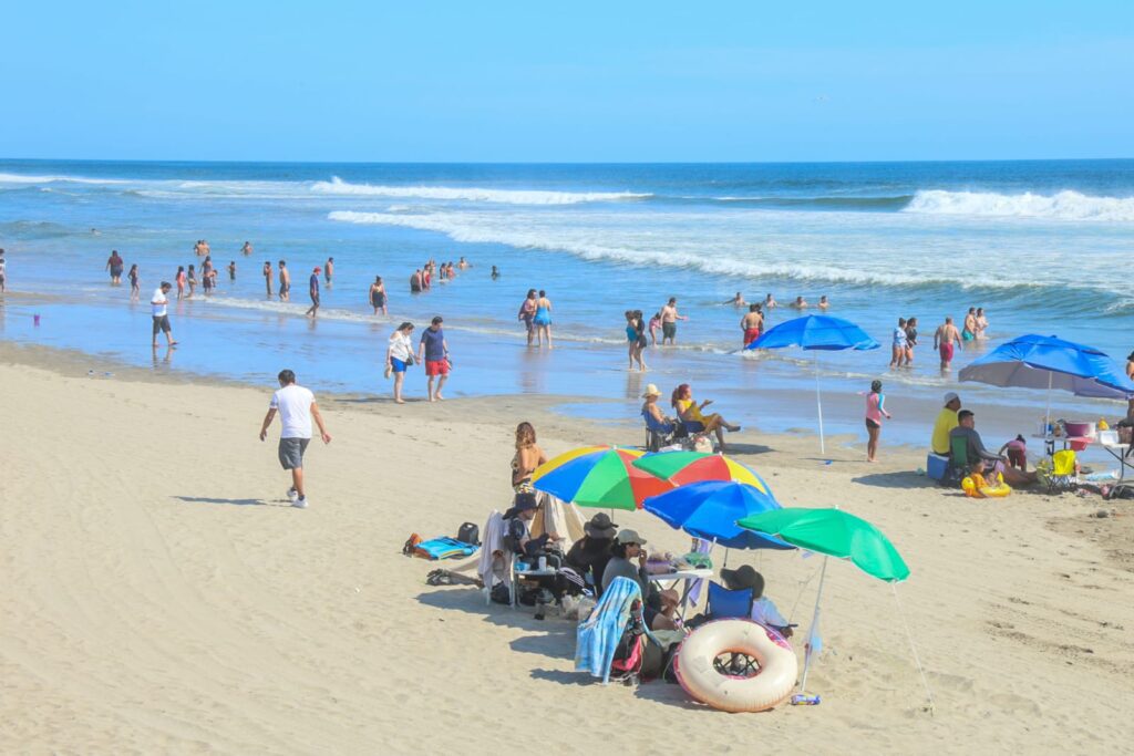 Turistas nacionales mantienen a Acapulco como su destino turístico preferido