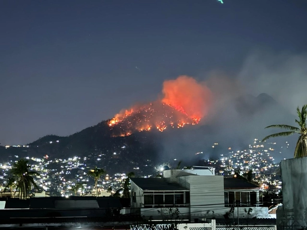 Iniciarán investigación para encontrar  responsables de incendios forestales en Acapulco