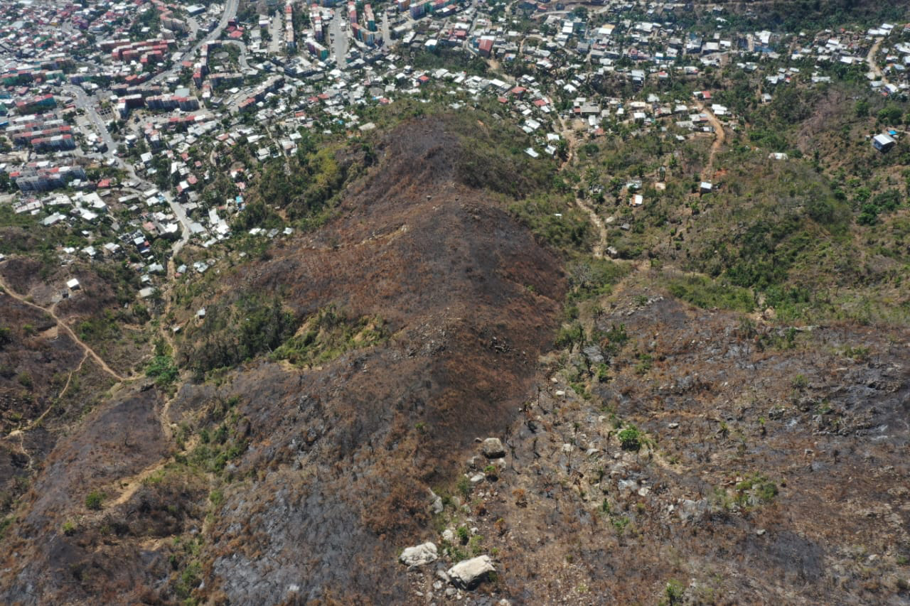 Sofocan en su totalidad incendio en colonia Vista Hermosa de Acapulco