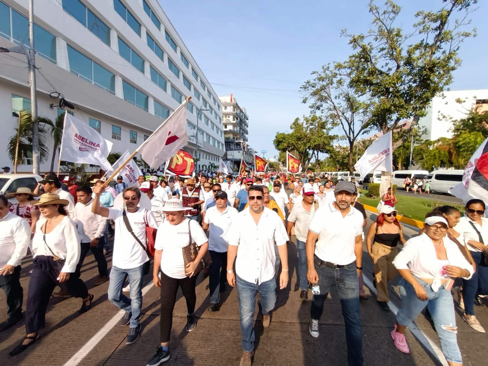 Equipo Walton muestra su apoyo a campañas de Sheinbaum y Abelina