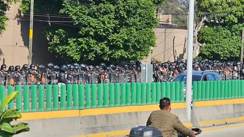 Blindan elementos de la Guardia Nacional sede de la FGE en Chilpancingo