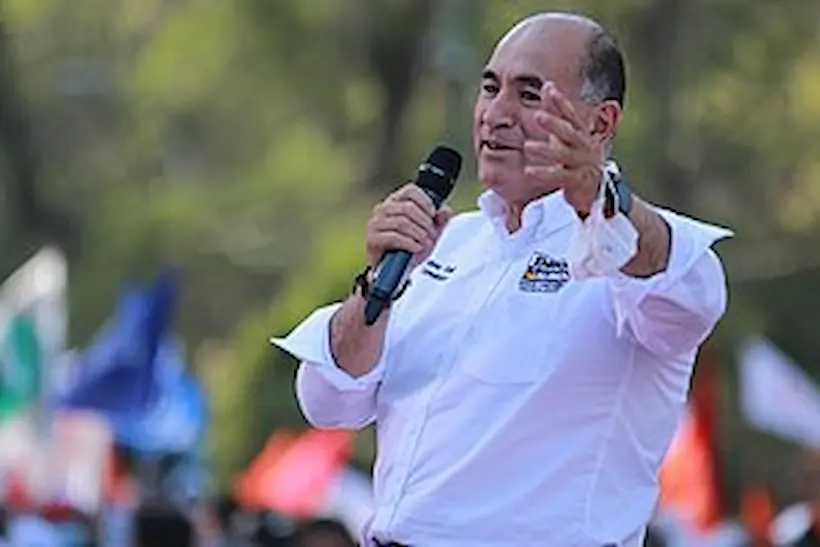 Enrique Galindo gana en las preferencias para su reelección a pesar de la guerra sucia cibernética en su contra