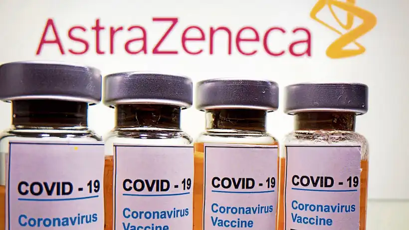 Reconoce AstraZeneca que su vacuna antiCovid puede provocar trombosis “en casos muy raros”