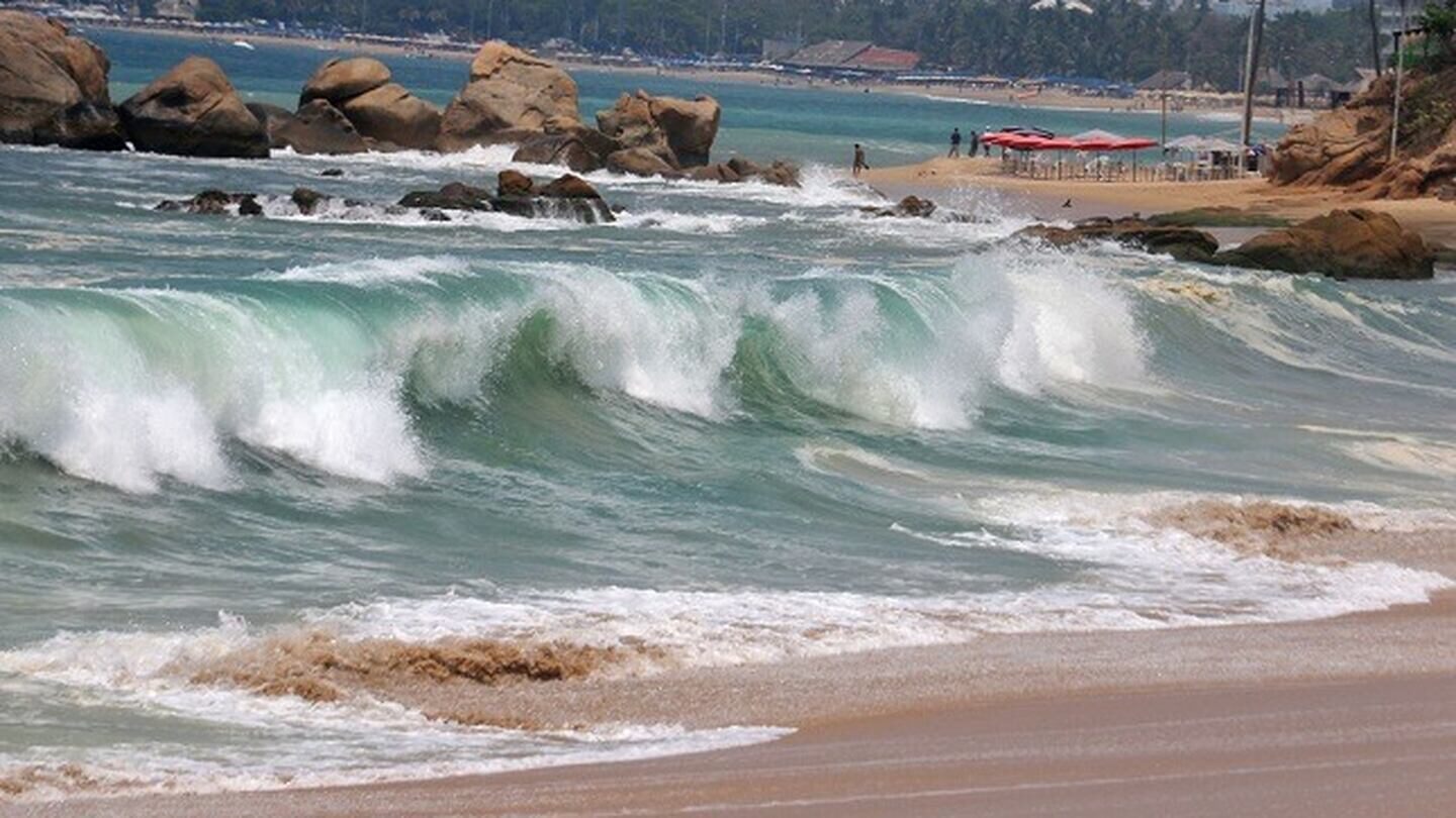 Mantiene Gobierno de Acapulco aviso preventivo por mar de fondo