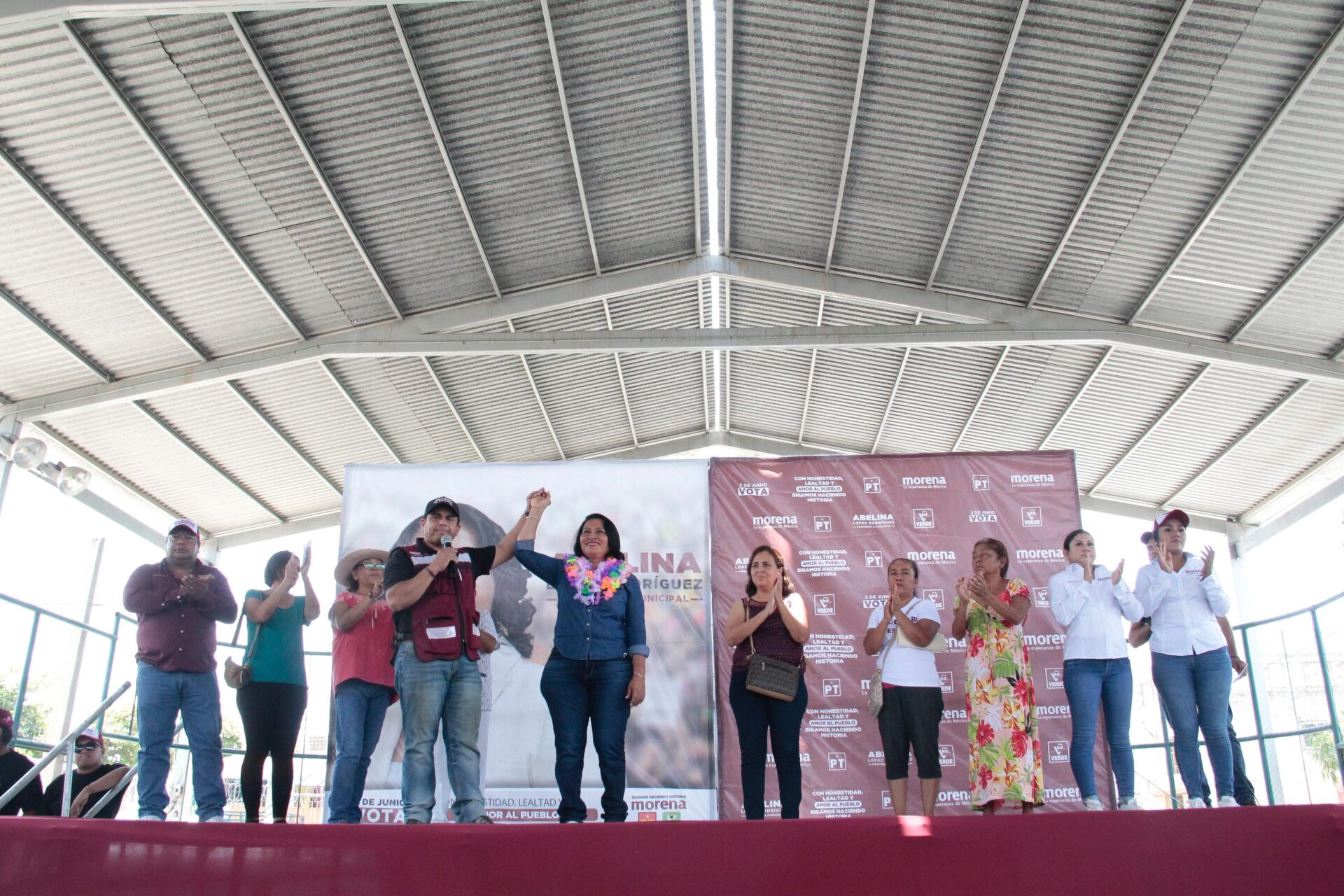 Abelina López visita Arroyo Seco como parte de su campaña de reelección