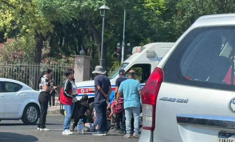 Arrollan a dos mujeres en el centro de Querétaro