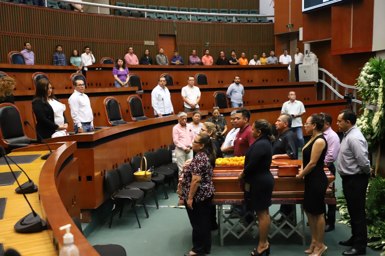 Realiza Congreso último pase de lista y guardia de honor al diputado Claudio Comonfort Ventura