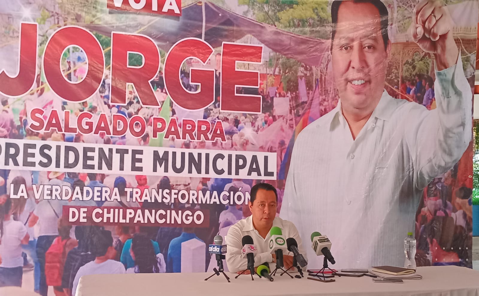 Llama candidato de Morena a la alcaldía de Chilpancingo, a sus opositores a abonar por la paz, en la elección