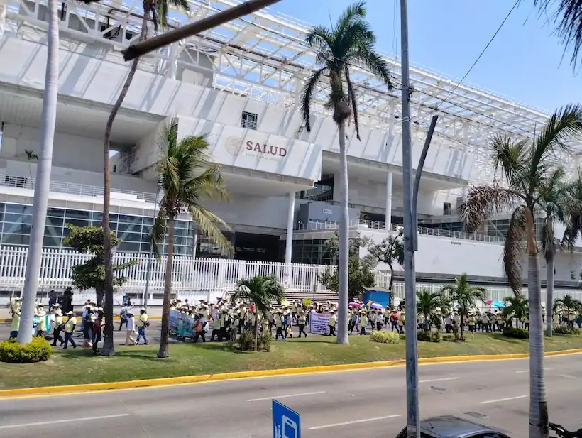 Día del Trabajo: Marcha personal del COBACH en la Costera de Acapulco