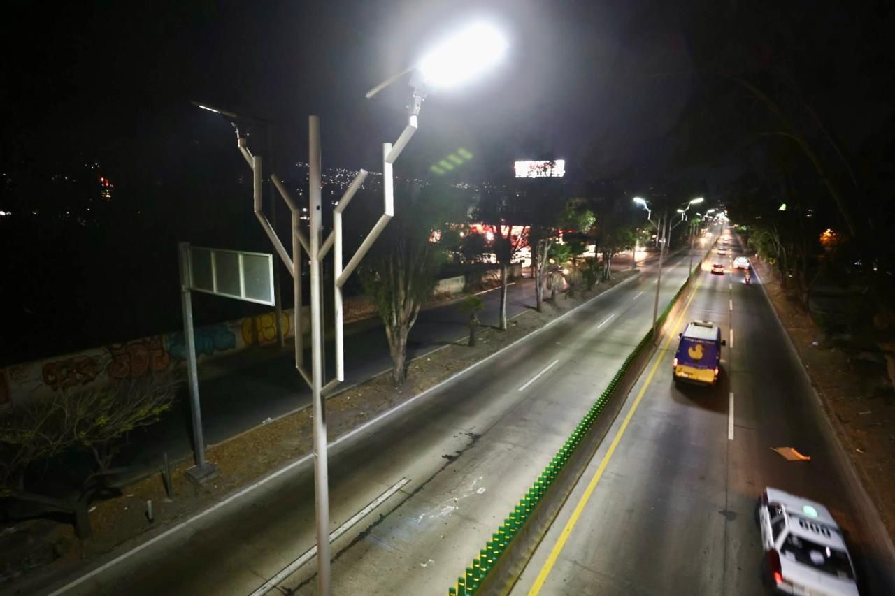 Estrenan nueva iluminación en Boulevard “Vicente Guerrero” de Chilpancingo