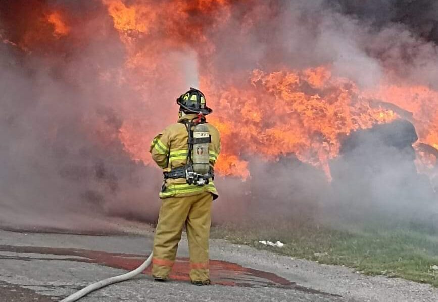 Garantizan bomberos de Querétaro abasto de agua para atender incendios