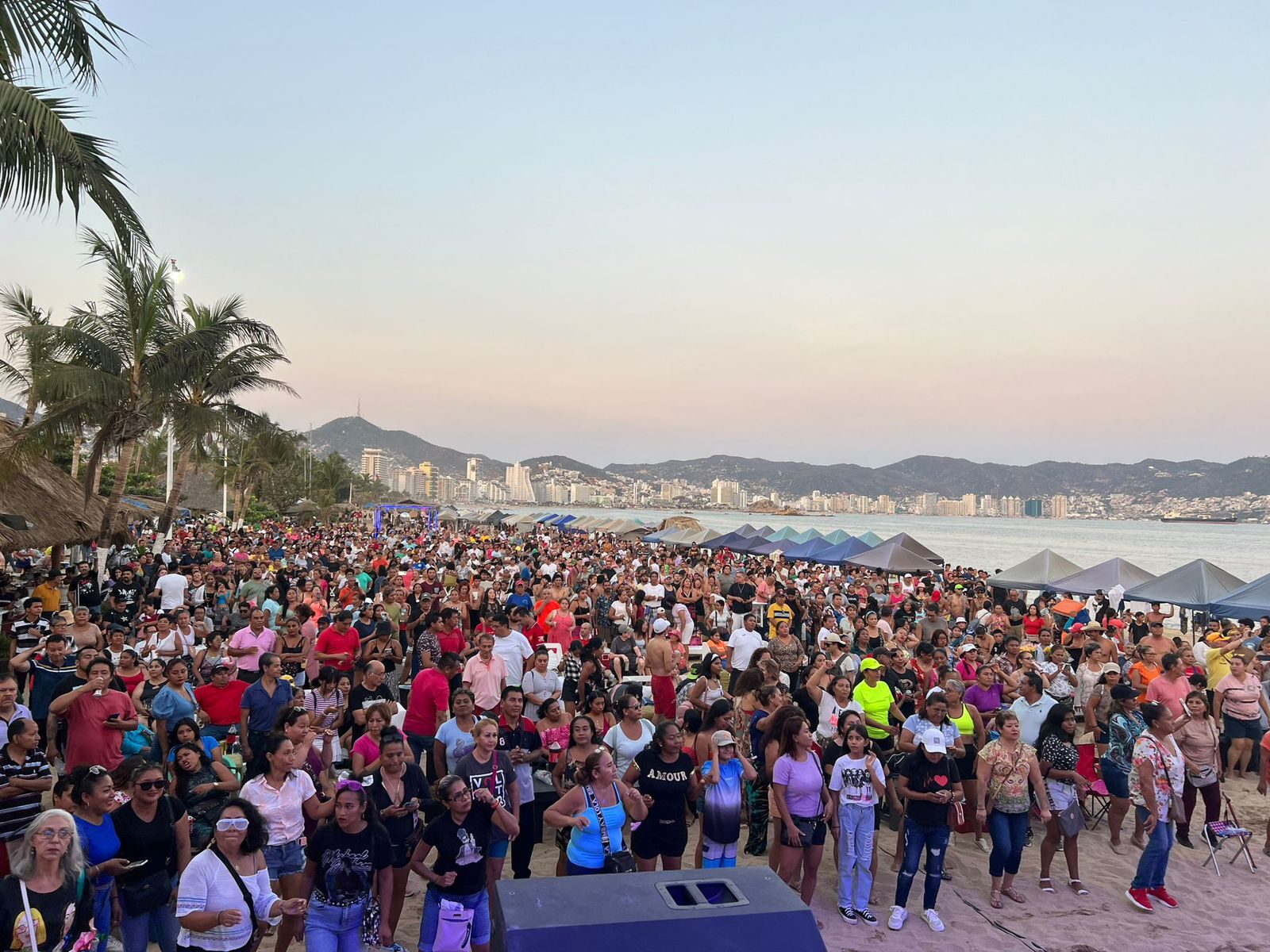 Realiza Gobierno de Acapulco Fiesta de los 80’s y 90´s