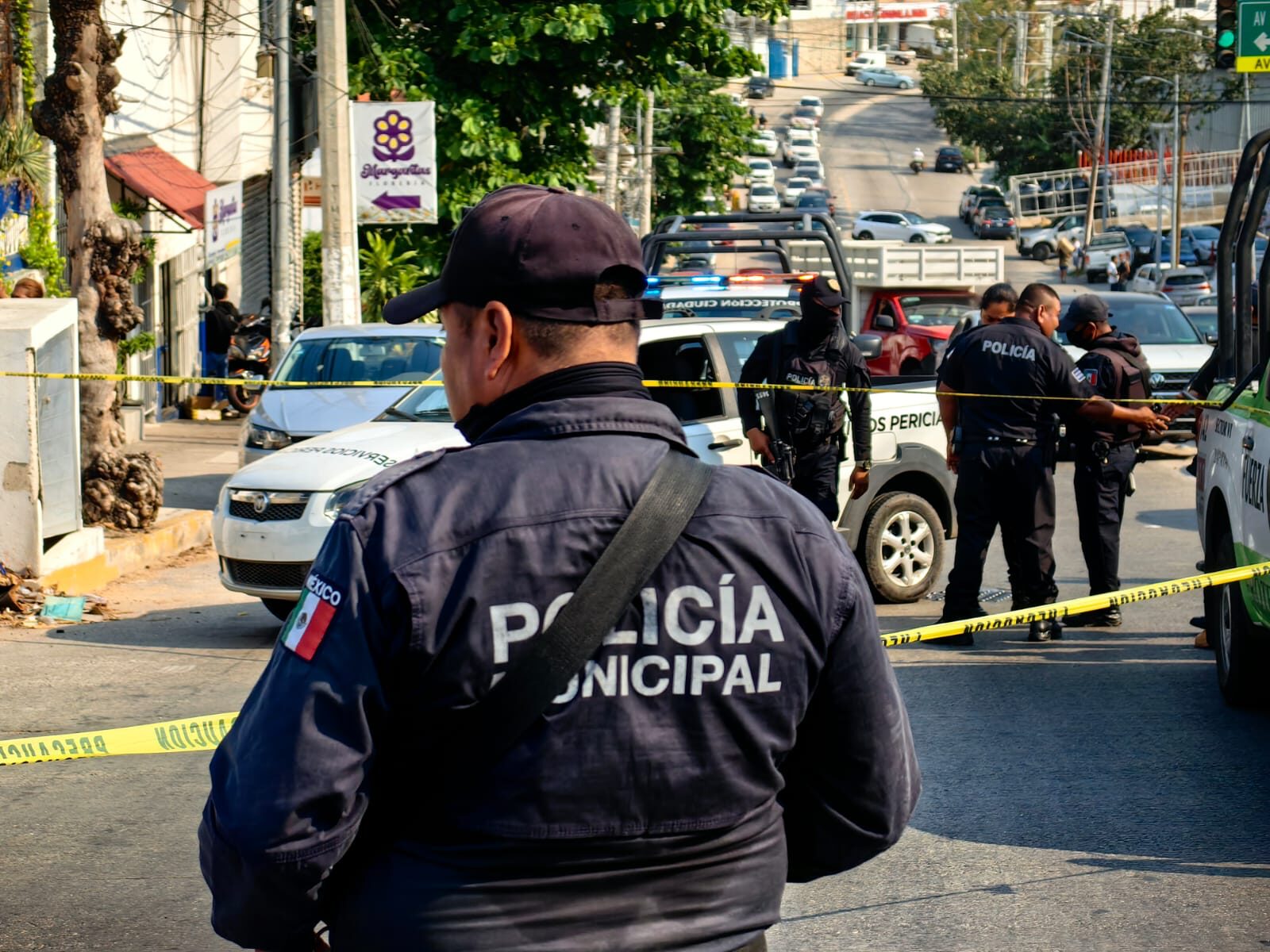 Persecución termina en balacera en Sam´s Club de Acapulco, hay fallecidos