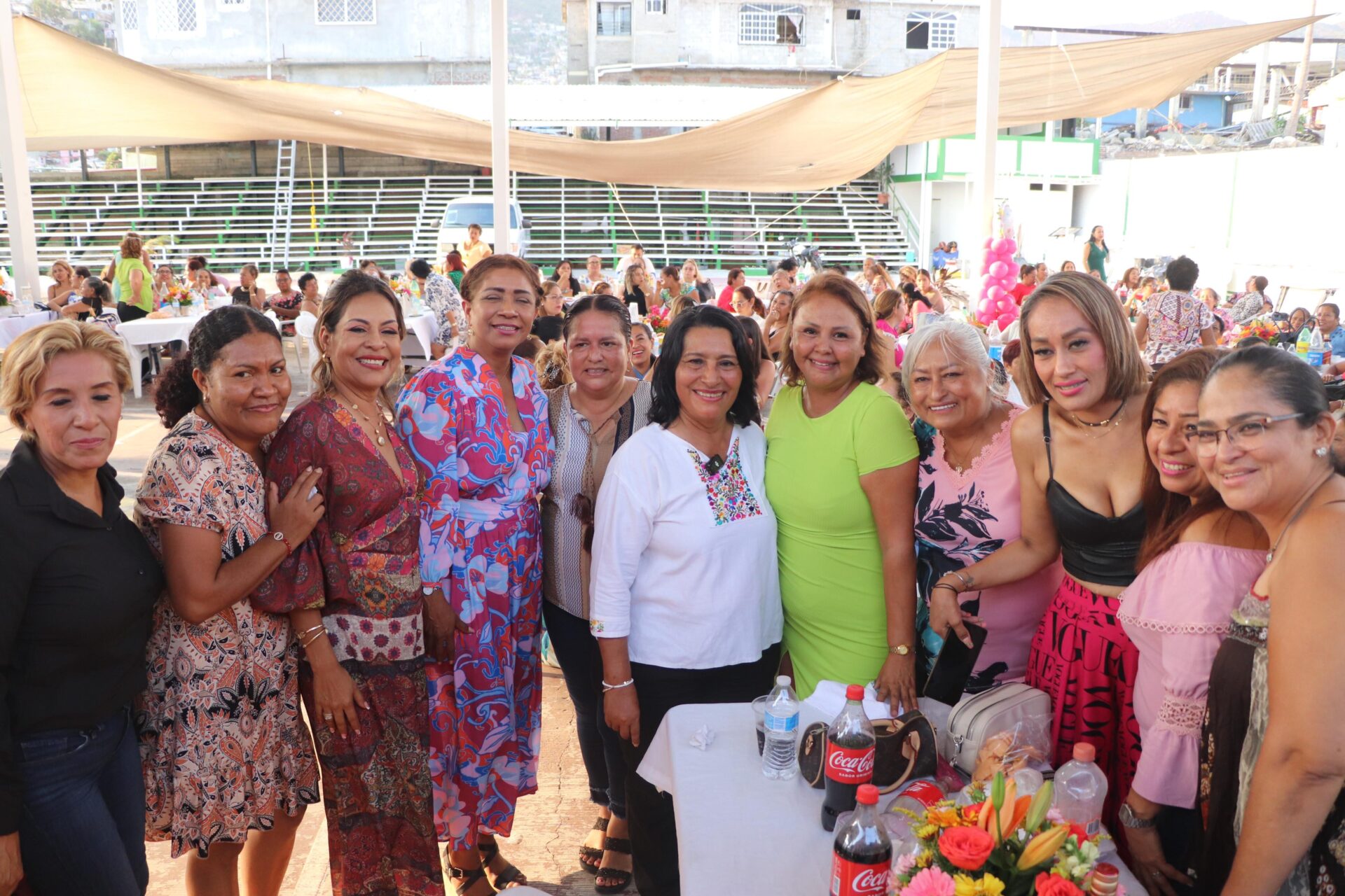 Asiste Abelina López al festejo del Día de las Madres de la Sección 24 del SUSPEG