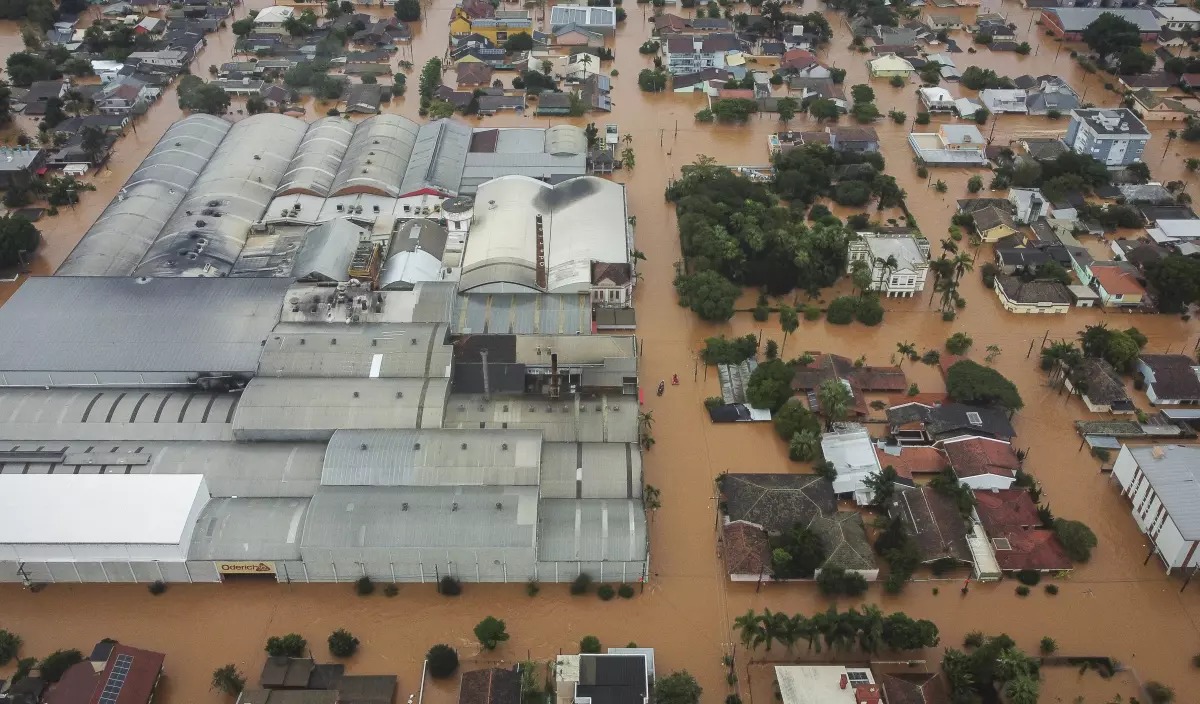 Intensas lluvias en Brasil dejan al menos 56 personas fallecidas