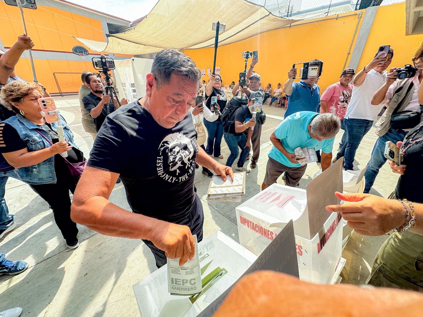 Llama Félix Salgado a los ciudadanos a cumplir con su deber cívico a votar