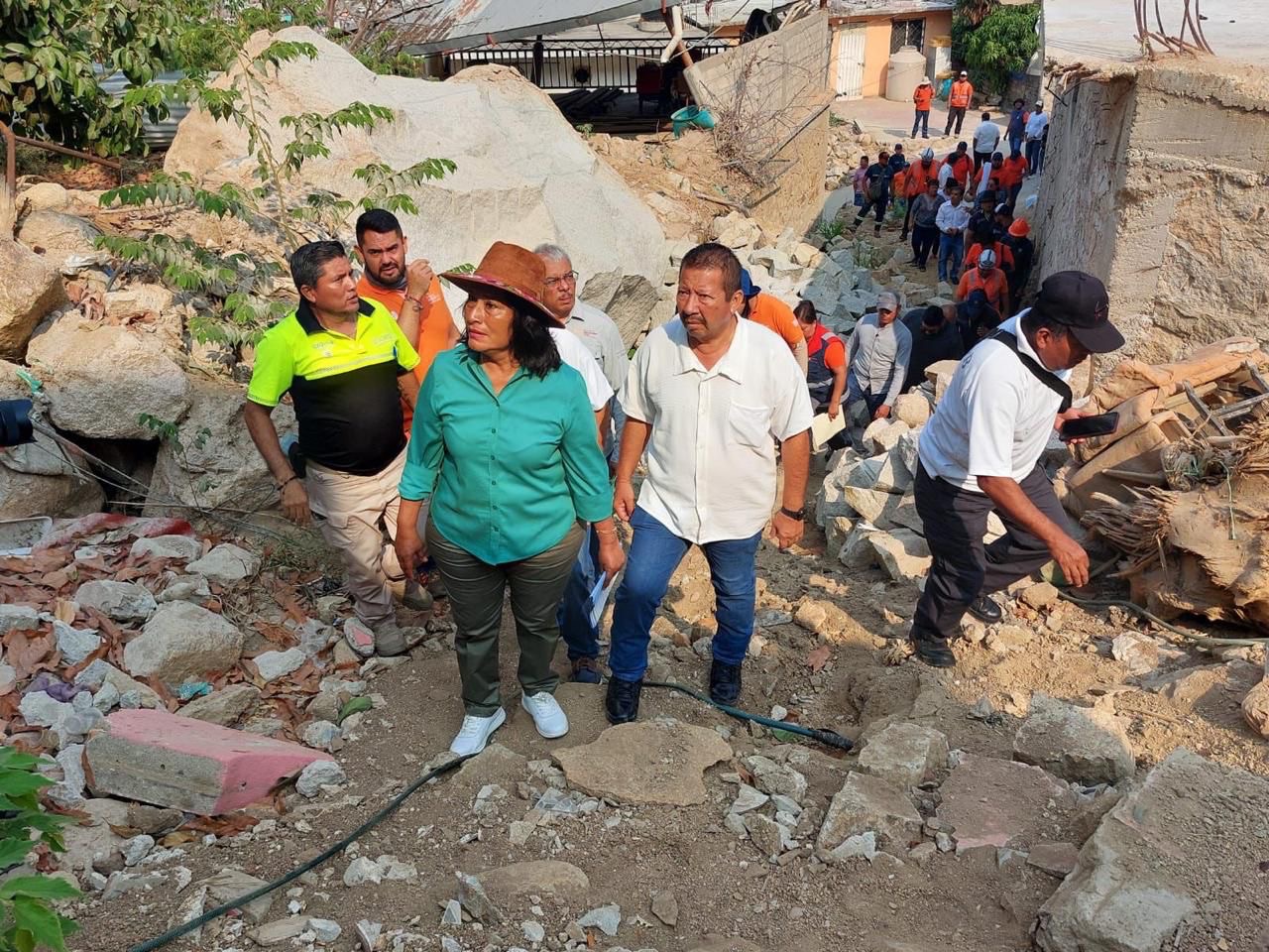 Supervisa Abelina López Rodriguez señalización de zonas de alto riesgo