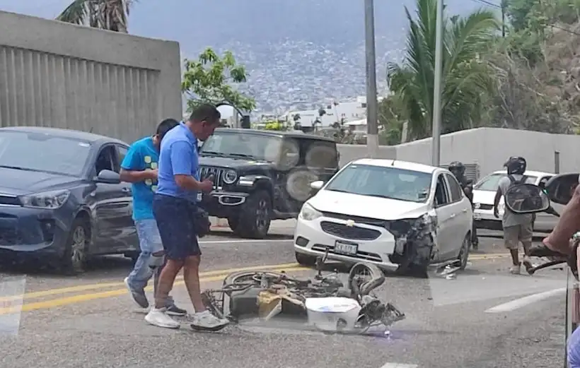 Fallece motociclista tras choque en la Escénica de Acapulco