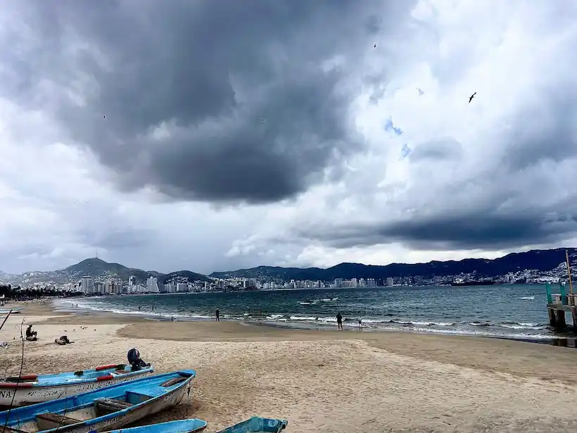 Alerta por fuertes lluvias en Acapulco y Guerrero
