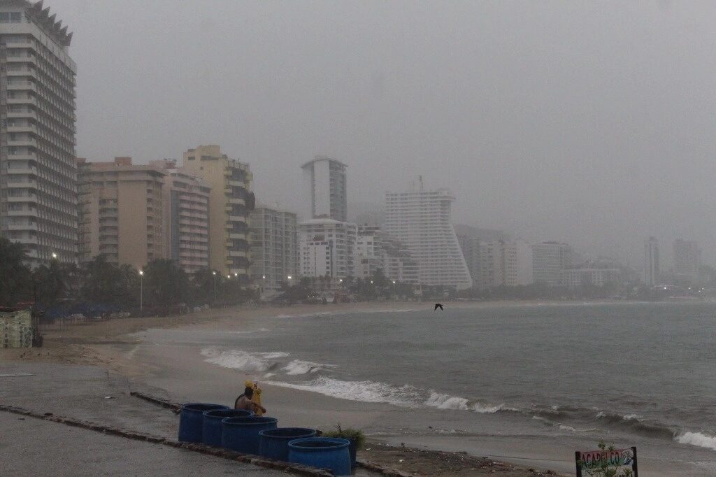 Llama Gobierno de Acapulco a tomar precauciones por precipitaciones