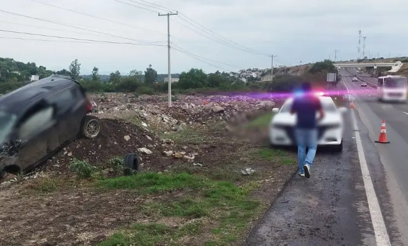 Accidente en libramiento Norponiente deja conductor lesionado en Querétaro