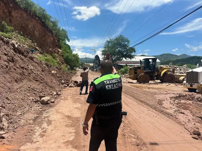 Liberan acceso a Tlapa tras afectaciones por lluvias