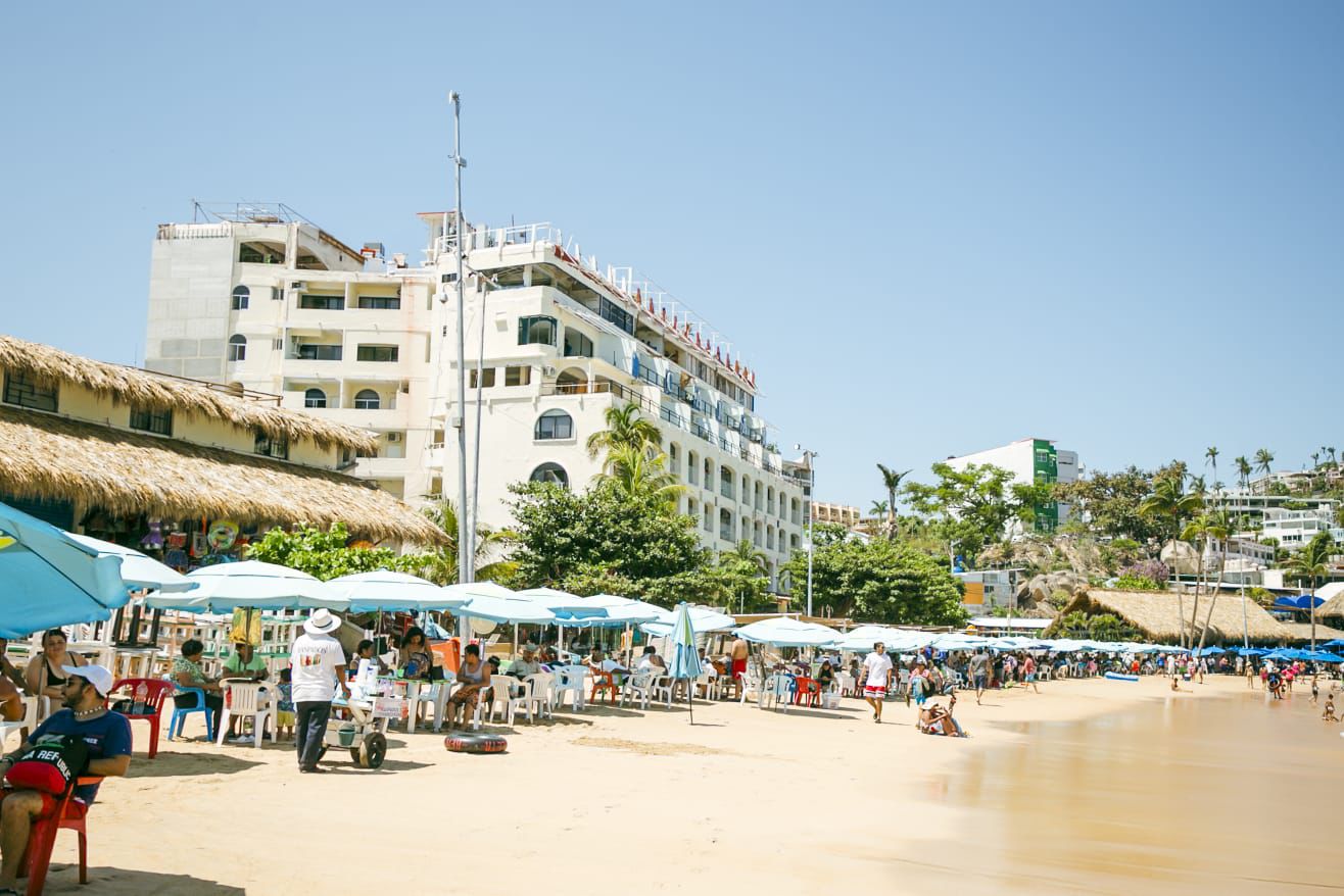 Guerrero recibe a miles de turistas por las vacaciones de verano