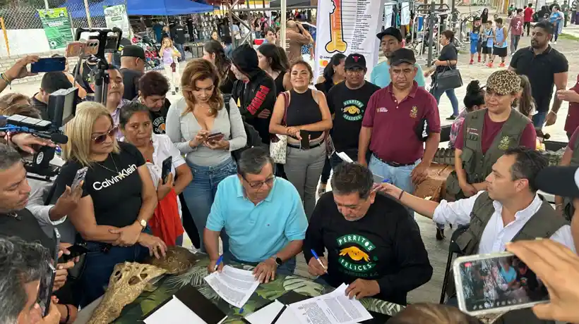 Firman la Semaren Guerrero y Perritos Felices convenio de coordinación en pro bienestar animal