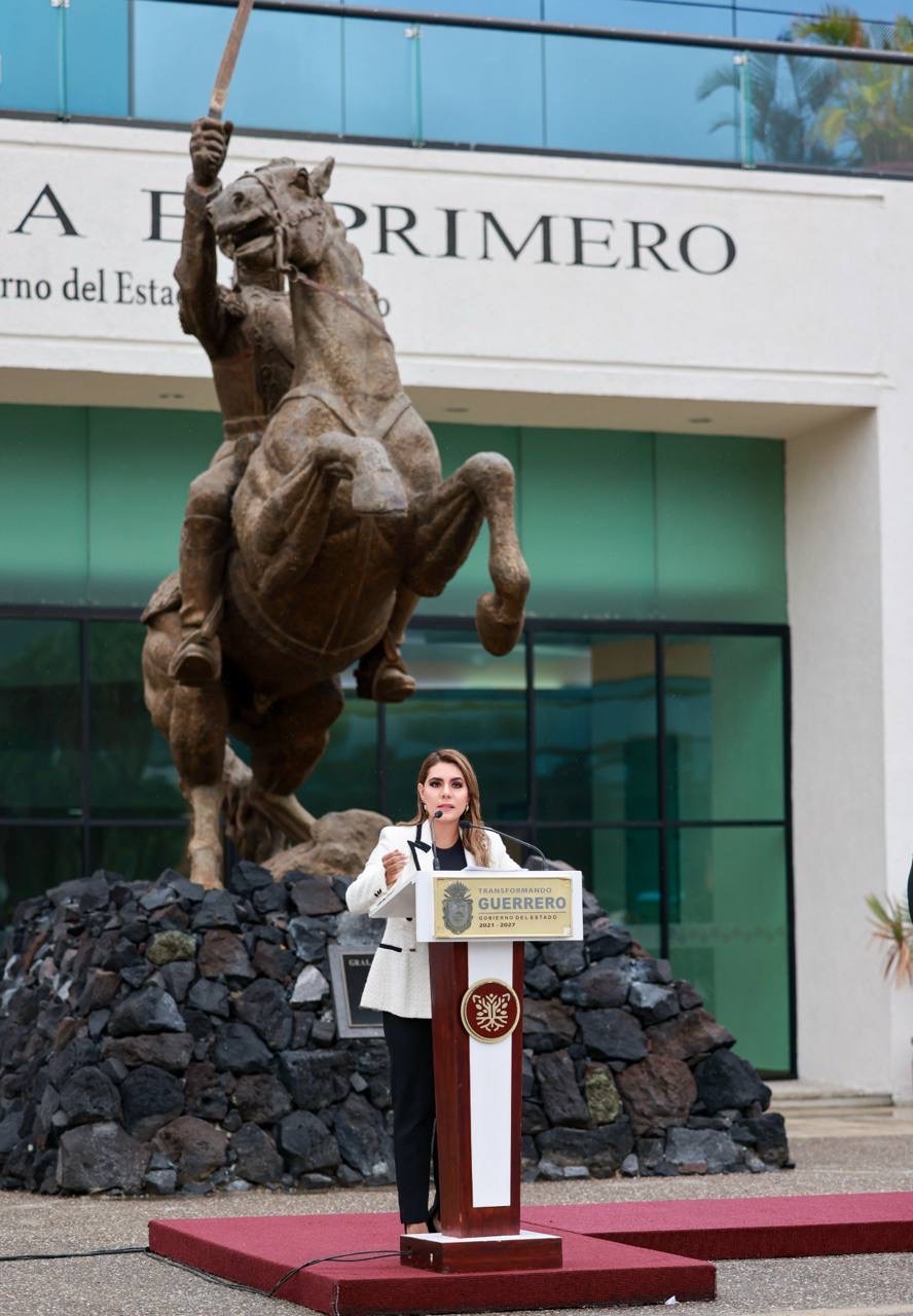 Llama Evelyn Salgado a trabajar en unidad, con compromiso, coordinación y amor por Guerrero