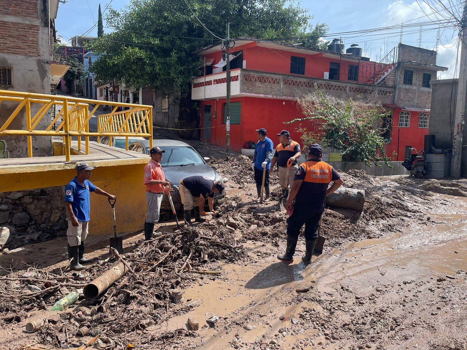 Lluvias en Chilpancingo dejan inundaciones en viviendas, arrastre de basura y lodo